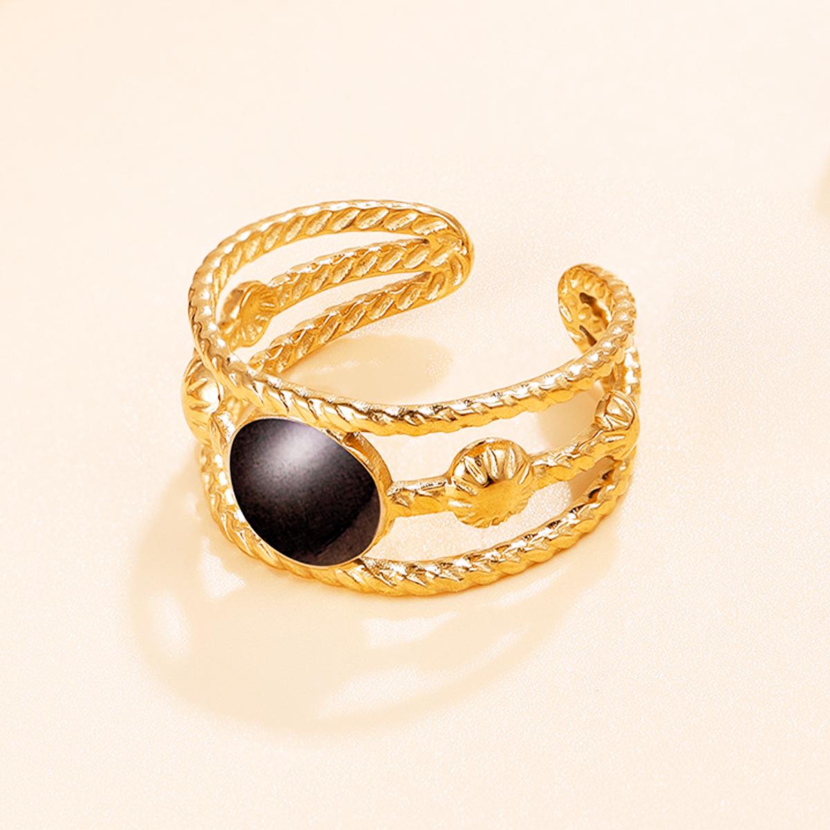 Gorgeous European-American Retro Black Enamel Twist Ring for Women