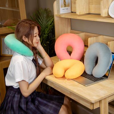 Υφάσματα για την τραπεζαρία και το σαλόνι – Διακοσμητικά μαξιλάρια