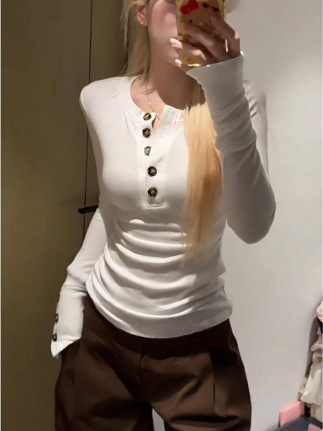 

Women s Slim Fit Long-Sleeve T-Shirt: Chic Korean Style with Cuff Buttons, Half-Open Collar, and Inner Base Layer – Perfect for Autumn and Winter. M серый