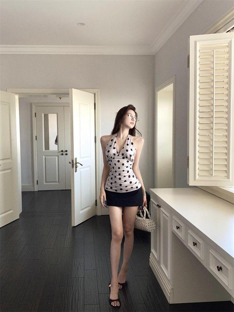 Sweet & Spicy Slimming Summer Top: Unique, Versatile, Trendy Outerwear Tank for a Chic Look