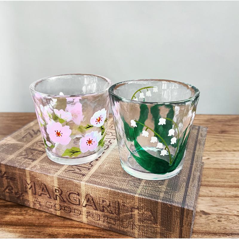 Japanischer Stil Gehämmert Handbemalt Maiglöckchen Kristallglasbecher für Whiskey Tee Wasser