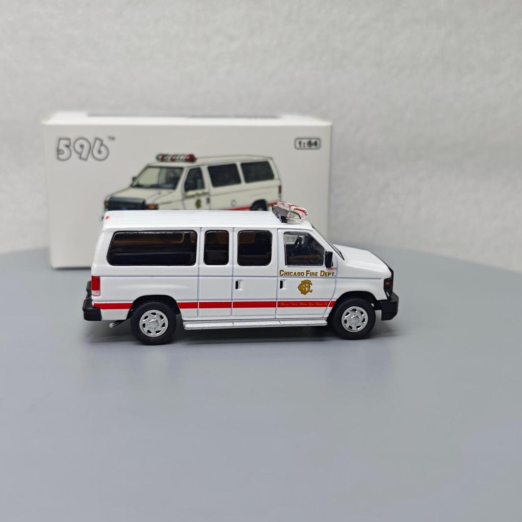 596 1:64 Ford E-Series Vans - Chicago IL Feuerwehr Simulation Legierung Mini Automodell Sammlung Ausstellung Geschenk Spielzeug