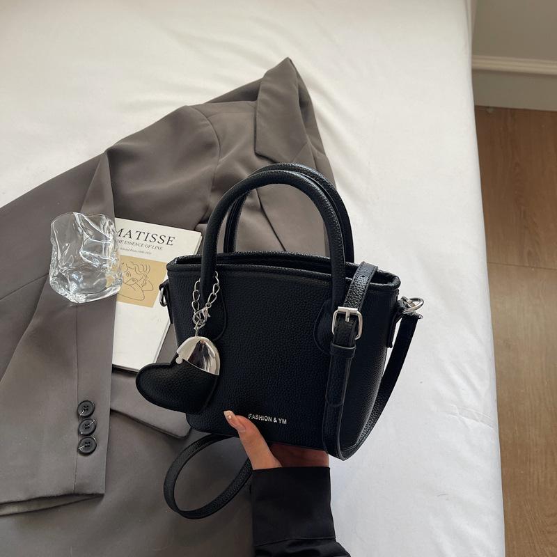 Premium Handbag Bag Women's New Trendy Fashion Versatile Shoulder Bag Commuter Messenger Bucket Bag