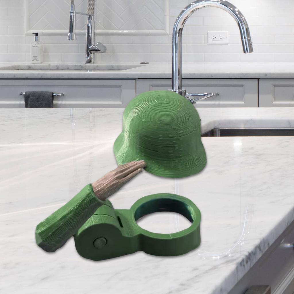 Căciulă de Bere Unică cu Salutul Soldatului, Cască, Măiestrie Metalică Durabilă, Capac de Sticlă Perfect pentru Colecționari și Iubitori de Bere