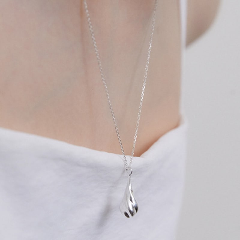 

Primaute [Silver925]Twist Drop Necklace ONE(PRN317)