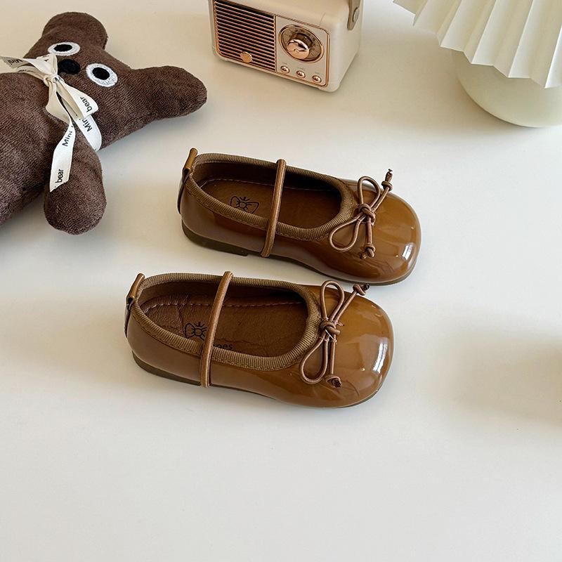 Girls' princess shoes 2025 summer new girls' shallow mouth single shoes Korean version one-pedal little girl soft-soled Doudou shoes