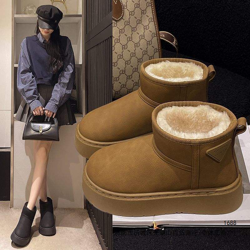 Snow boots women's velvet thick-soled thickened cold-resistant and warm winter new student versatile bread short boots cotton shoes