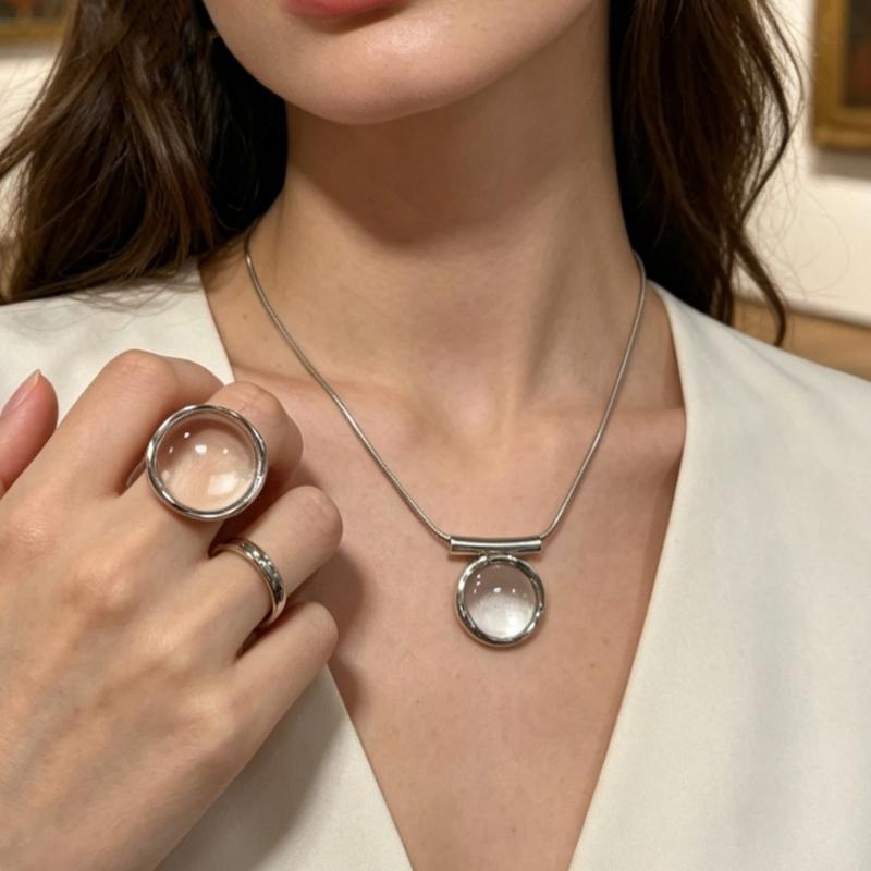Lightweight Necklace Ring, Alloy and Resin Fashion Jewelry with Clear Colorless Centerpiece for Workwear, Date, and Party Outfits