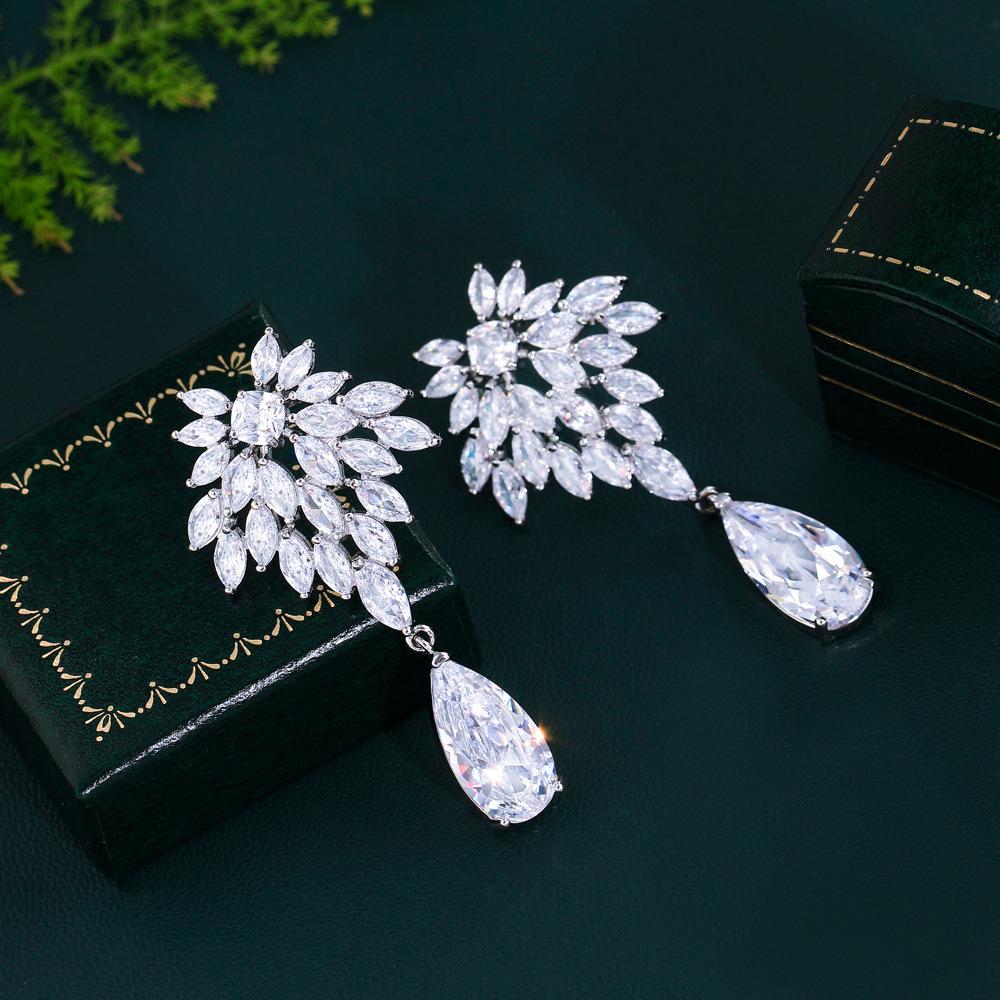 Temperament Light Luxury Long Water Drop Micro-Inlaid Zircon Earrings Full Of Diamonds Floral Celebrity Earrings Dress Wedding Earrings