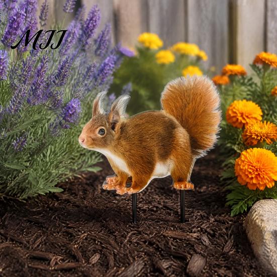 Garden Ornaments for Outdoor Spaces Realistic Squirrel Stake, 2D Flat Acrylic Yard Art Waterproof Decor Flower Beds Cute Ornament Lawn Patio