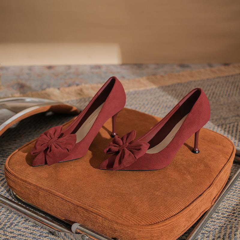 - Pointed head, light mouth, stiletto, classic women's shoes, head flower black suede, apricot, versatile high heels, single shoes.