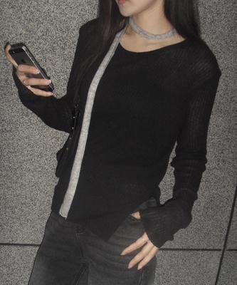 CHICKS Slim Fit Slit Long Sleeve Knit Black