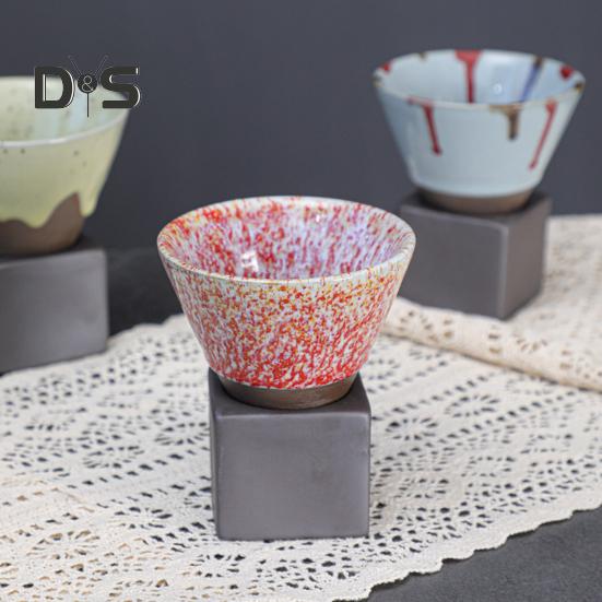 Tazza da caffè a imbuto in ceramica grezza da 200 ml con base Resistente al calore fatta a mano in stile giapponese Latte Cappuccino Tè Espresso Tazza affusolata Regalo di compleanno