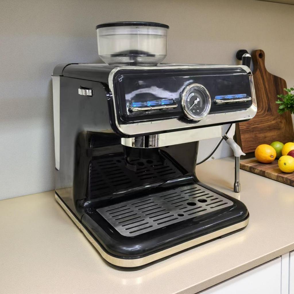 Italian Semi-Automatic Coffee Machine with Pump Pressure for Home Use - Integrated Coffee Bean Grinding and Frothing System