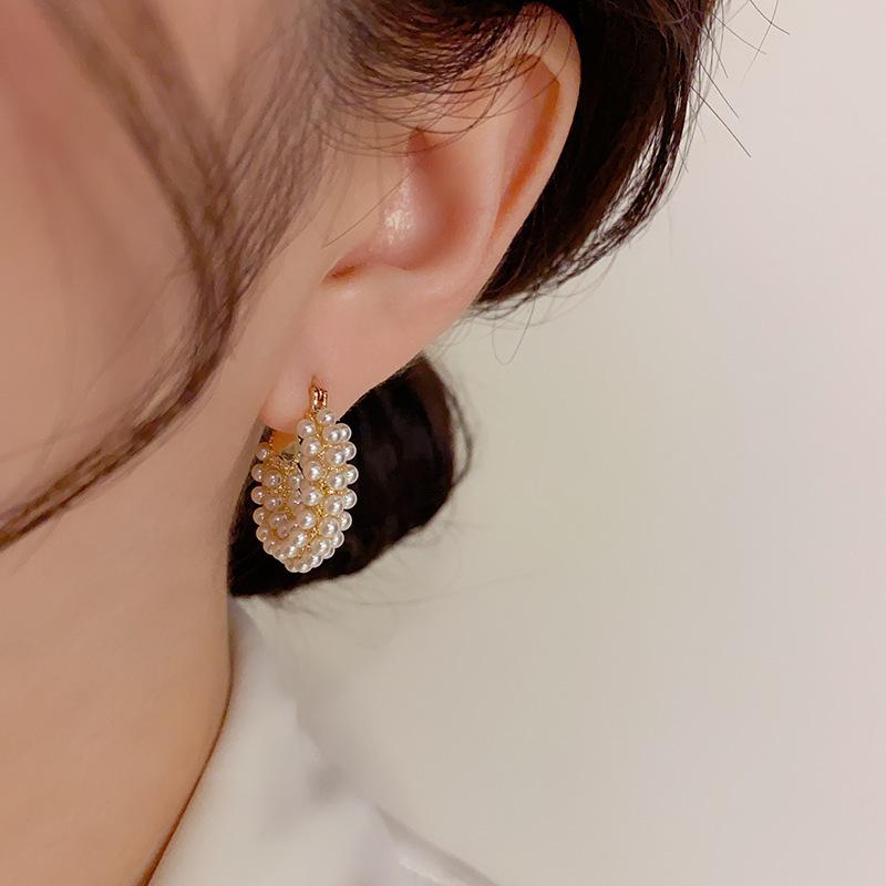 1 Pair Elegant Imitation Pearls Hoop Earrings for Women Luxurious Gold Color Ear Clip Jewelry Gift