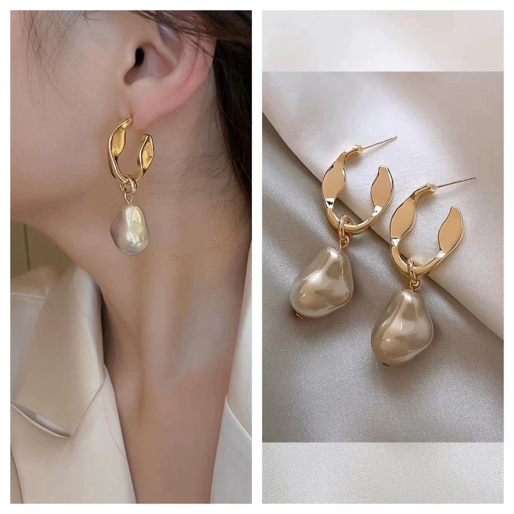 Vintage Baroque Silver Needle Irregular Pearl Earrings Women'S Niche Design French Earrings Premium Earrings