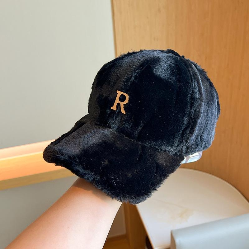 

Осень и зима новая плюшевая шапка из кроличьего меха женская утолщенная теплая шапка уличная универсальная бейсболка с буквой R Adult (56-59cm) чёрный