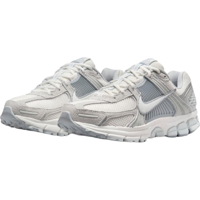 Nike Women s Zoom Vomero 5 Casual Shoes M