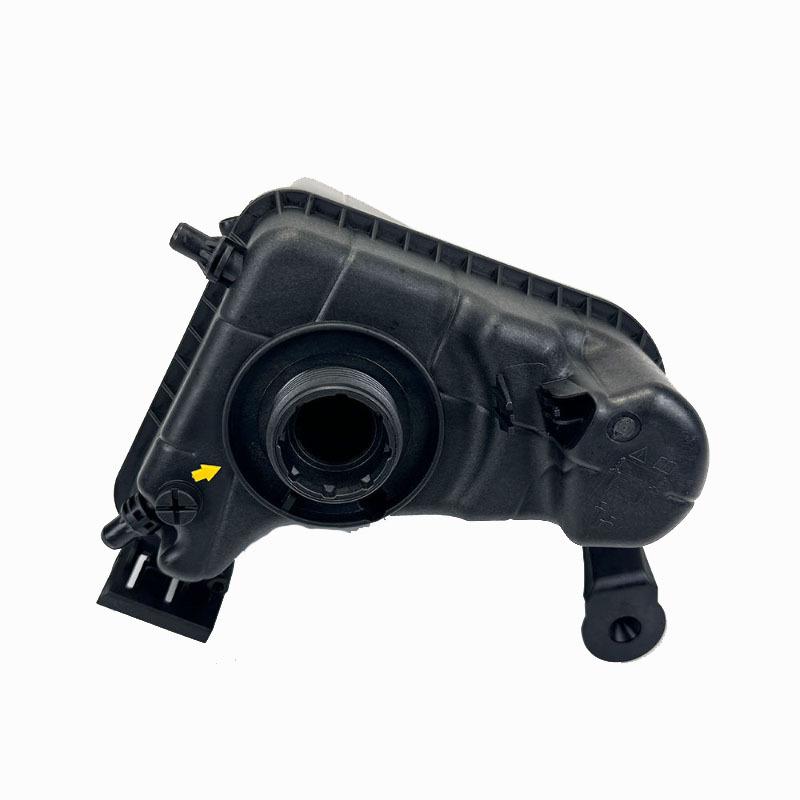 1713 8677 649 Car Accessories Engine Expansion tank 17138677649 for BMW F20 F21 F35 F30 F31 F34 LCI