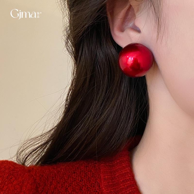 Retro red round pearl stud earrings simple versatile earrings European and American exaggerated earrings women