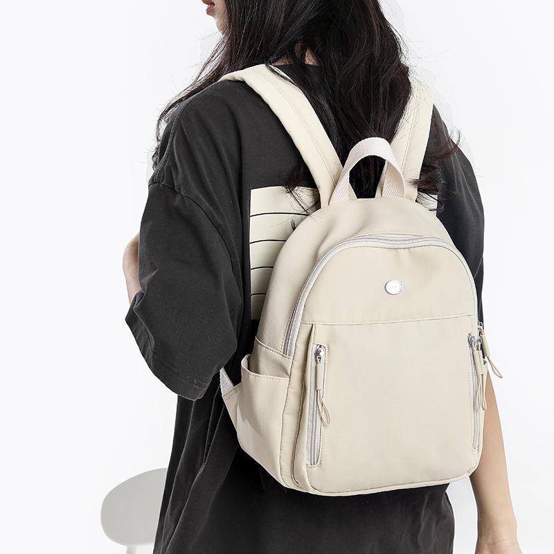 Einfarbiger Damenrucksack Leichter Pendlerrucksack Studenten-Nylon-Schultasche