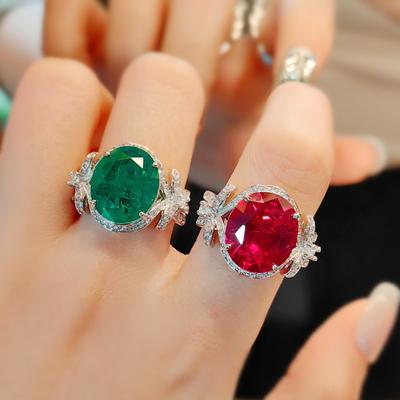 Anillo de Lujo Ligero Ovalado de Corindón Rojo Imitación para Mujer con Diseño de Lazo Totalmente Diamantado con Anillo de Esmeralda de Algodón