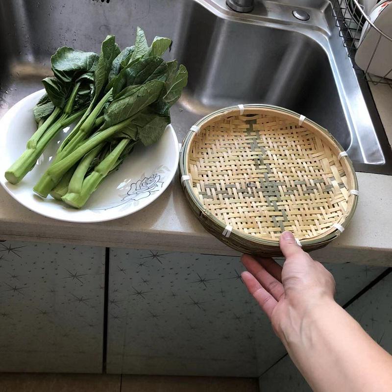 Круглая плетеная бамбуковая корзина-поднос для сервировки и украшения