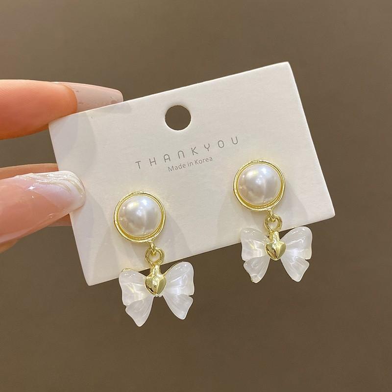 

Light luxury niche high-end bow earrings ins trendy versatile temperament stud earrings and ear jewelry
