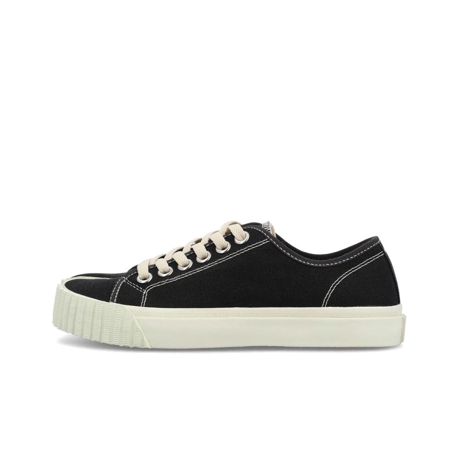 

Female Maison Margiela Tabi Skate shoes