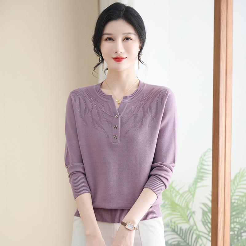 2025 Spring & Autumn Knitted Sweater for Middle-Aged Women: Loose, Round Neck Pullover for Ages 50s-60s