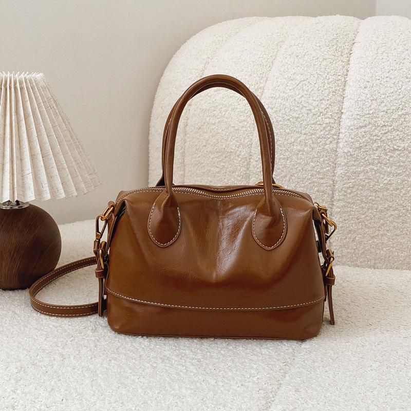 2025 Autumn and Winter New Women's Bags Niche Retro Handbags Versatile Pillow Bags Medieval High-end Shoulder Messenger Bags