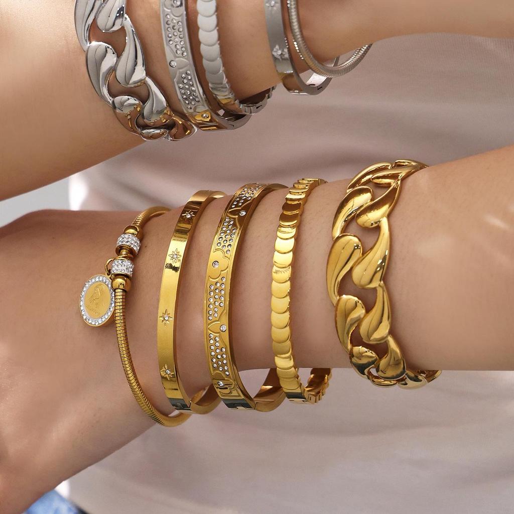 18K Gold-Plated Stainless Steel Round Pendant Bracelet with Zircon Inlay for Women - European & American Style Hot Seller