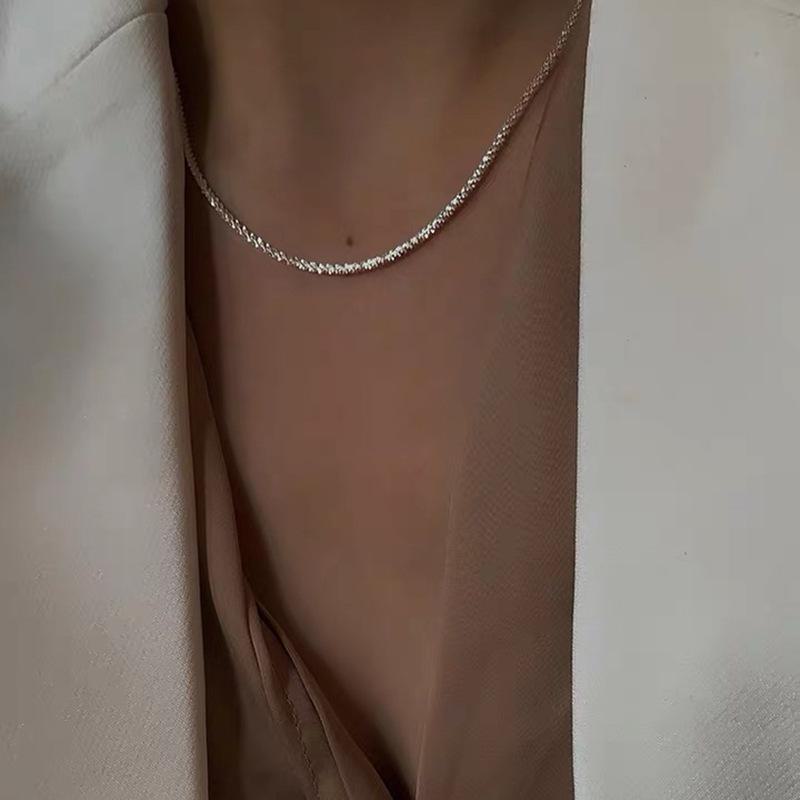 Colar de clavícula italiana brilhante Gypsophila para mulheres - Corrente simples e elegante com design empilhável