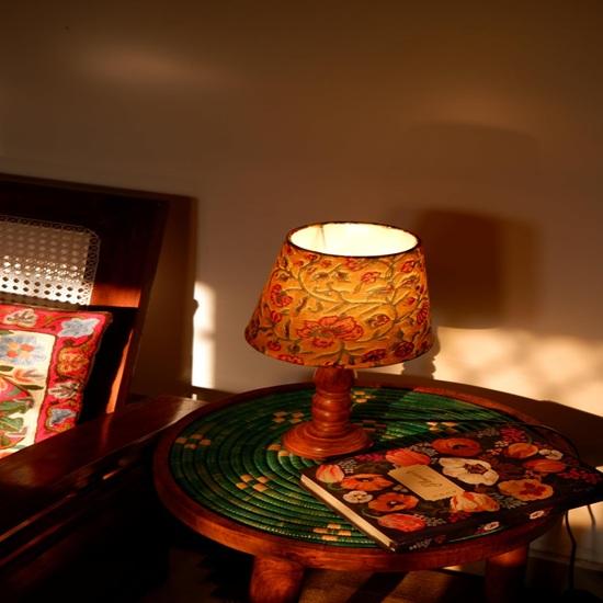45 Cm Table Lamp with Wooden Base, Floral Pattern Fabric Shade, Traditional Design Living Room, Home, Office, Decor