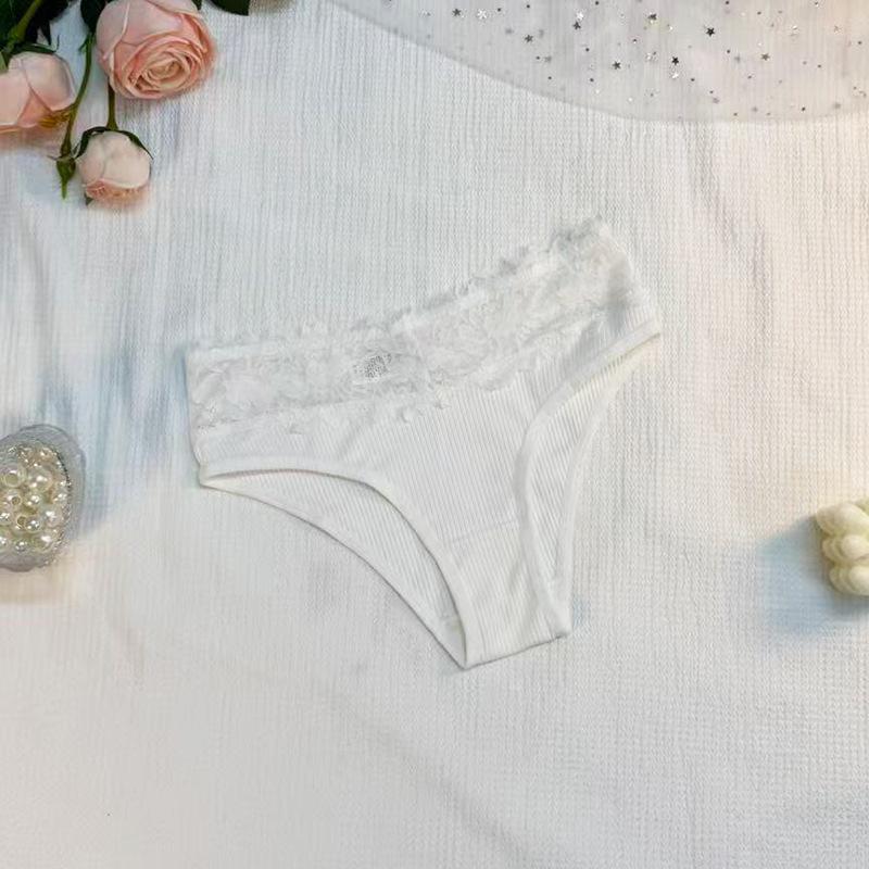 Ladies Spring and Summer Sexy Lace Comfortable Threaded Triangle Briefs