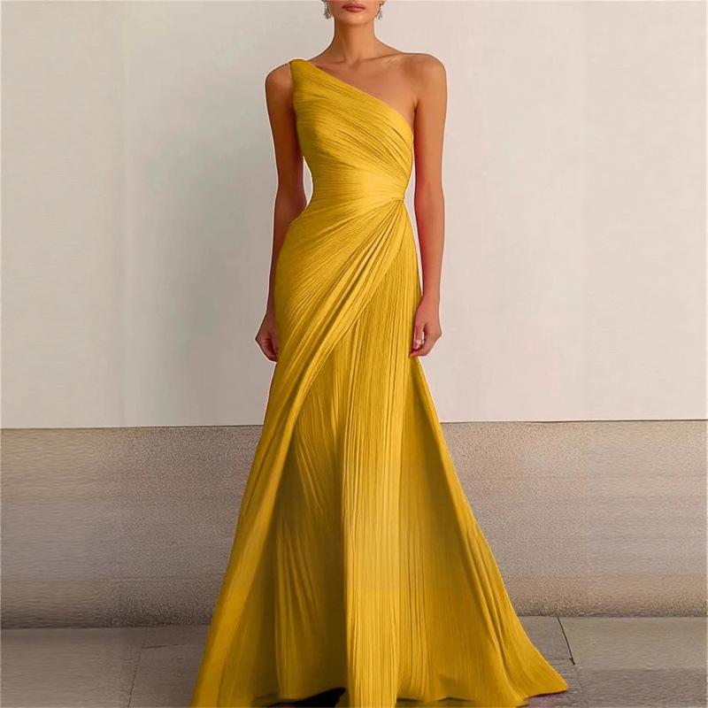 2026 Elegant Cross-Shoulder European & American Light Luxury Slim-Fit Banquet Gown