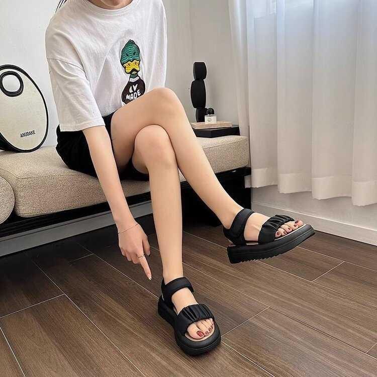 Sportsandalen Damen Sommer neu dicksohlige vielseitige exquisite nicht müde Füße Urlaub Strandschuhe