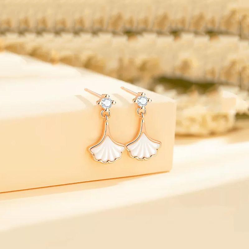 

Саньшэн повезло иметь серьги для женской ниши, изысканная семья Мори, небольшой свежий белый рябчик, серьги из гинкго билоба, подарки