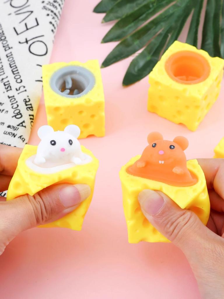 Stress Relief Squishy Carrot Rabbit Radish Cup Squeeze Telescopic Pop Up Music Pinch Toy Creative Birthday Gift Fidget Toys