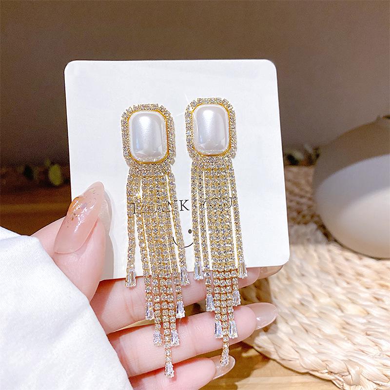 S925 Silver French Pearl Tassel Earrings for Round Faces - Slimming, Versatile, and Exaggerated Dangle Design