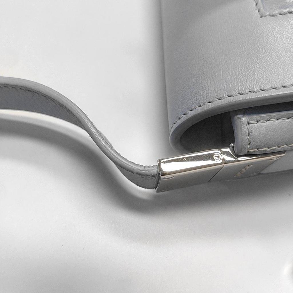 [Pre-Owned] Olympia Adjustable Shoulder Strap Flap Closure Calfskin Half-Moon Handbag - Very Good #NQT41U
