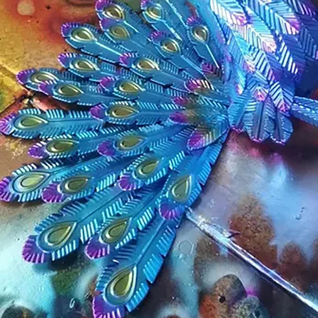 Wunderschöne Pfauenstatue, Dekoration, metallischer Pfau, bunte Metallkunst, Gartendekoration, Metallpfau, Dekoration für den Außenbereich