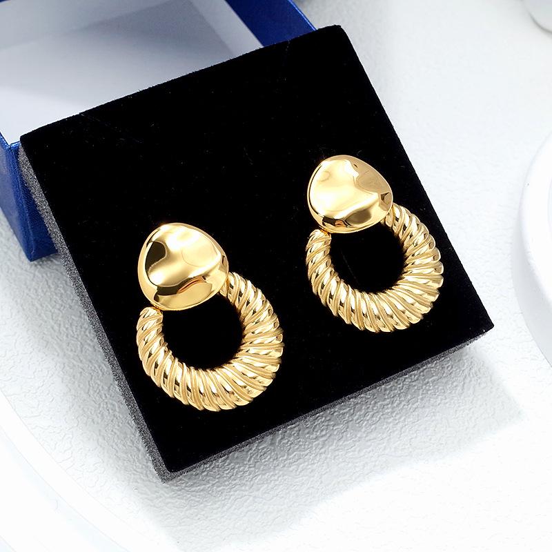 2025 European Geometric Titanium Steel Stud Earrings: Lightweight, Luxury, High-End Fashion for Women