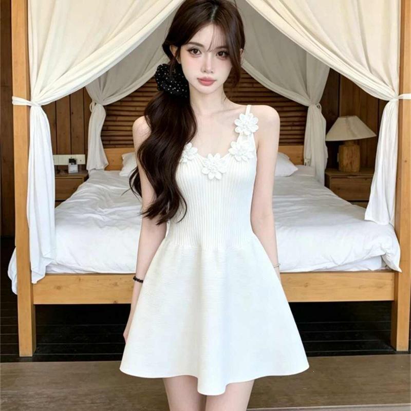 LC [Ice Silk] Summer V-neck thread pure desire wind flower slim knitted skirt sexy hip sling