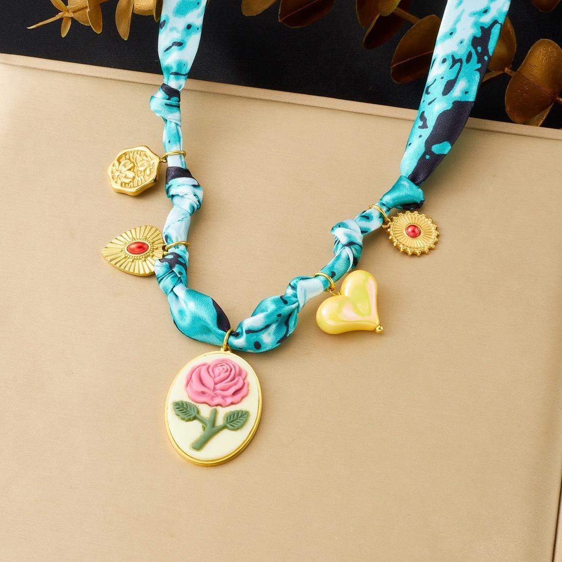 Vintage Multi Charm Fabric Chain Necklace Gold Plated Stainless Steel Oval Flower Heart Compass Pendant Jewelry 43+6cm