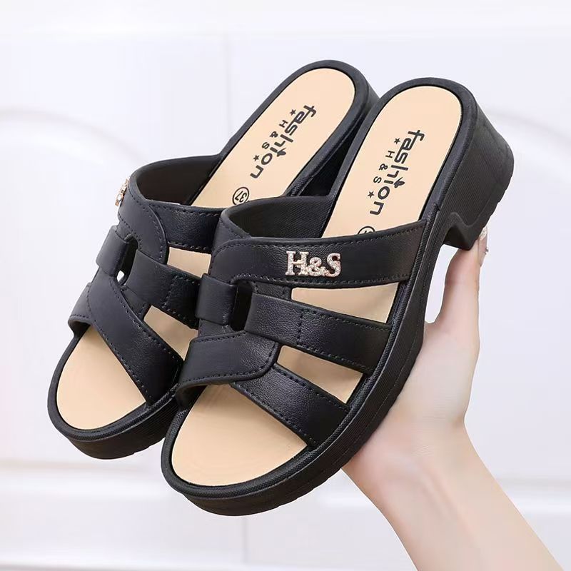 Women Summer New Block Heel One Word Slippers Thick Sole Non Slip Waterproof Home Slippers Outdoor Beach Slippers Sandals