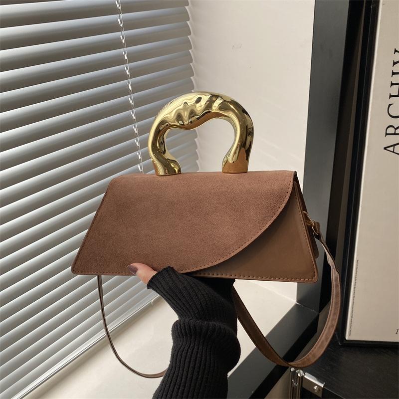 

New simple high-end texture niche design handbag versatile shoulder messenger bag small square bag коричневий
