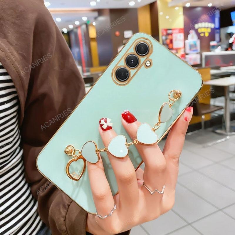 A 16 26 36 56 Luxury Plating Love Heart Bracelet Chain Case For Samsung Galaxy A16 A26 A36 A56 A15 A25 A35 A55 5G A06 Back Cover