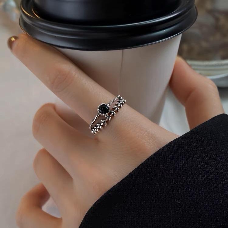 Silver-Black Zircon Index Finger Ring for Women: Niche Design, Fashionable, Colorfast