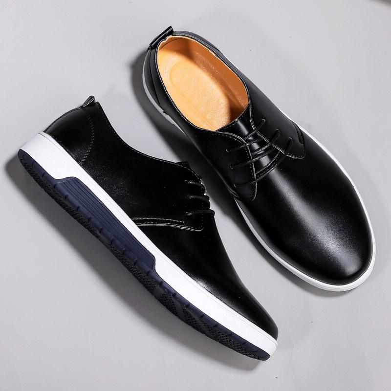 Herbst 2025 neue koreanische Version von Herrenschuhen aus schwarzem Kleinleder, trendige lässige Jugendschuhe, modische Fahrschuhe